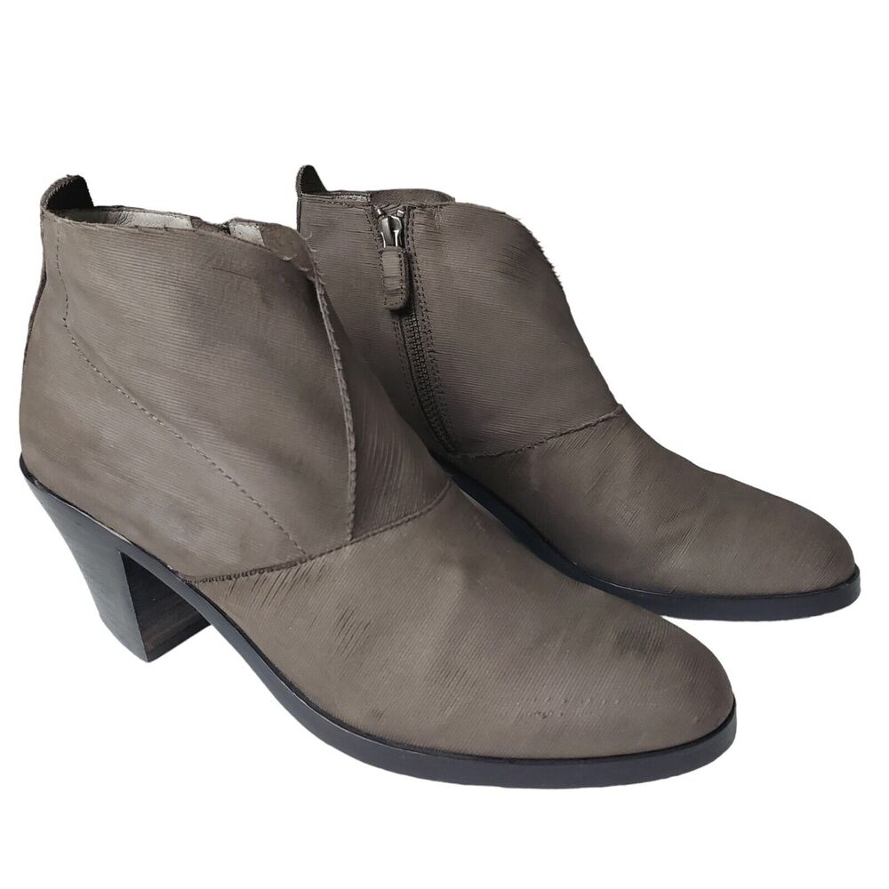 Eileen Fisher Murphy Storm Upper Wrap Ankle Boots Leather Booties Size 9.5 Gray